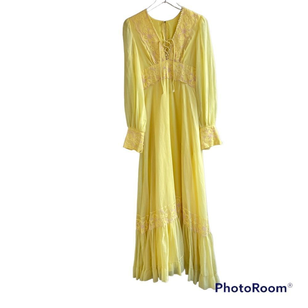 Vintage 1970s Pastel Yellow Maxi Dress - Picture 3 of 15